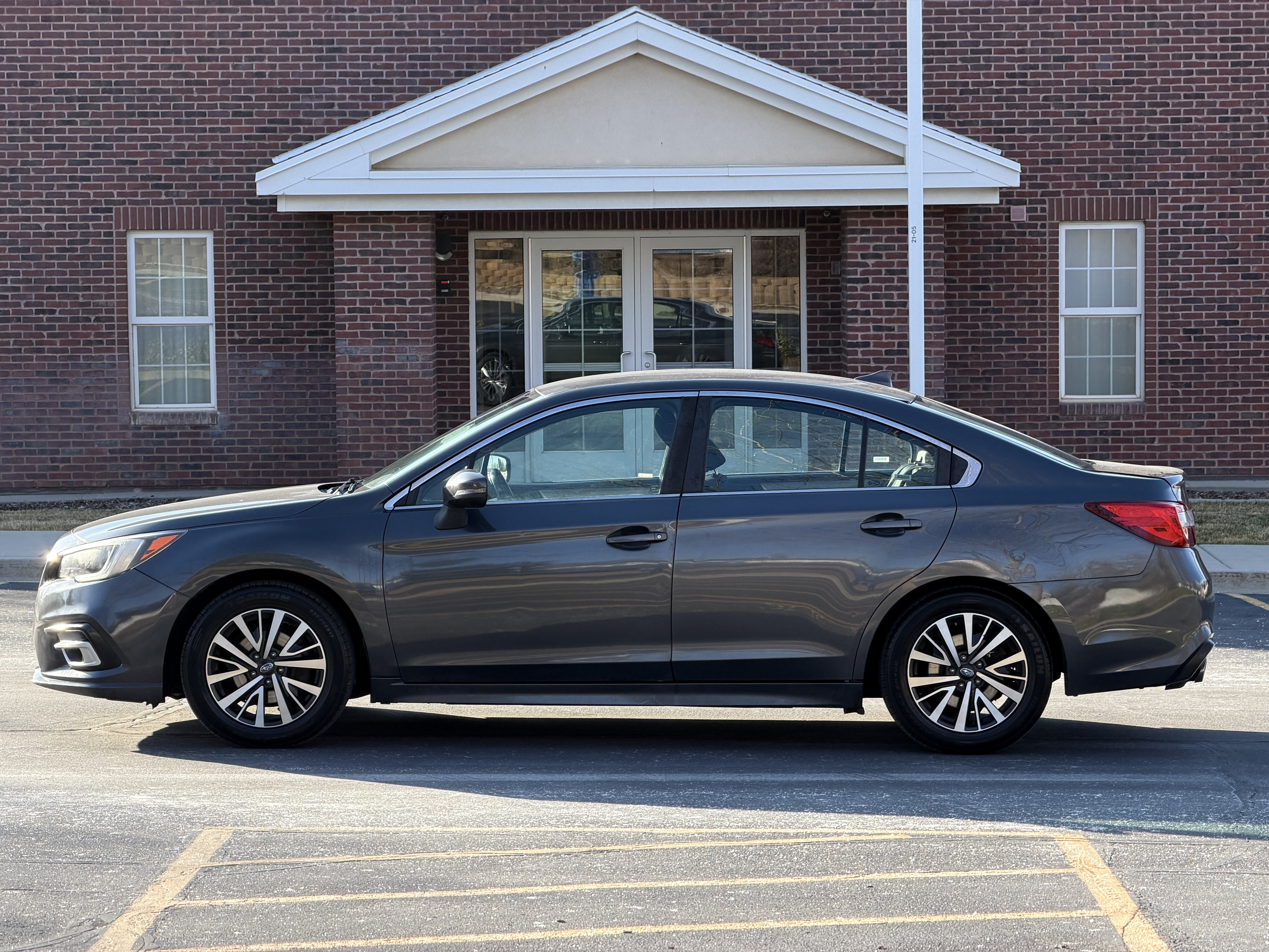 Used 2018 Subaru Legacy 2.5i Premium w/ Eyesight & BSD & Rcta & HBA AWD/4WD image 8