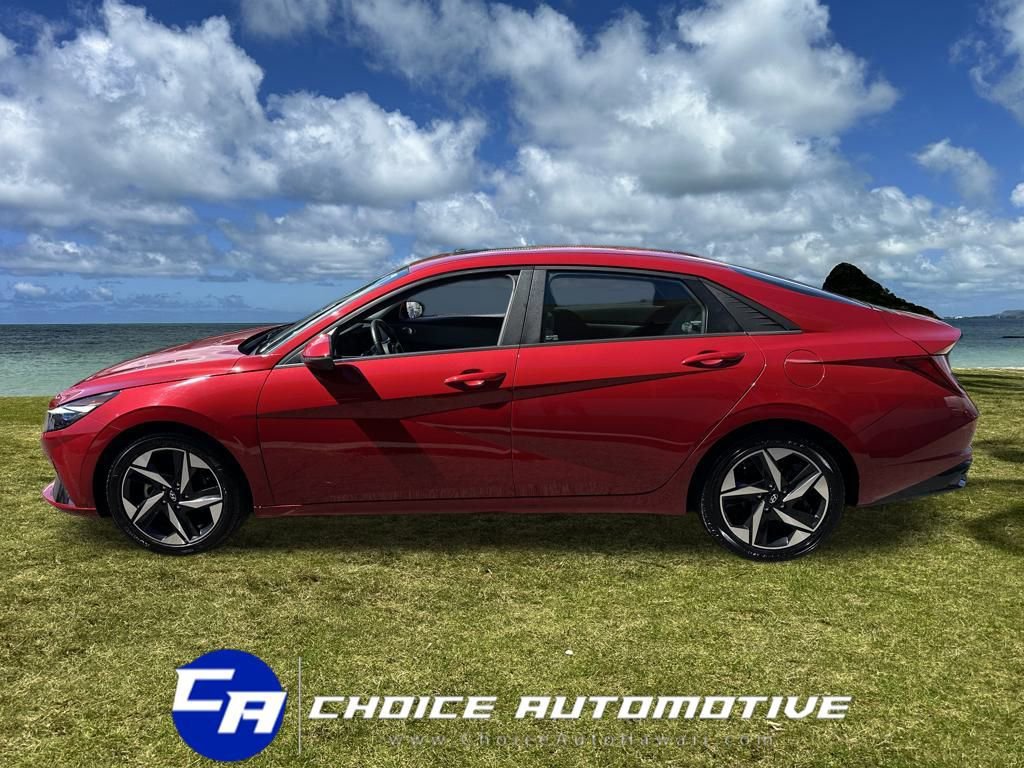 Used 2023 Hyundai Elantra Limited image 3