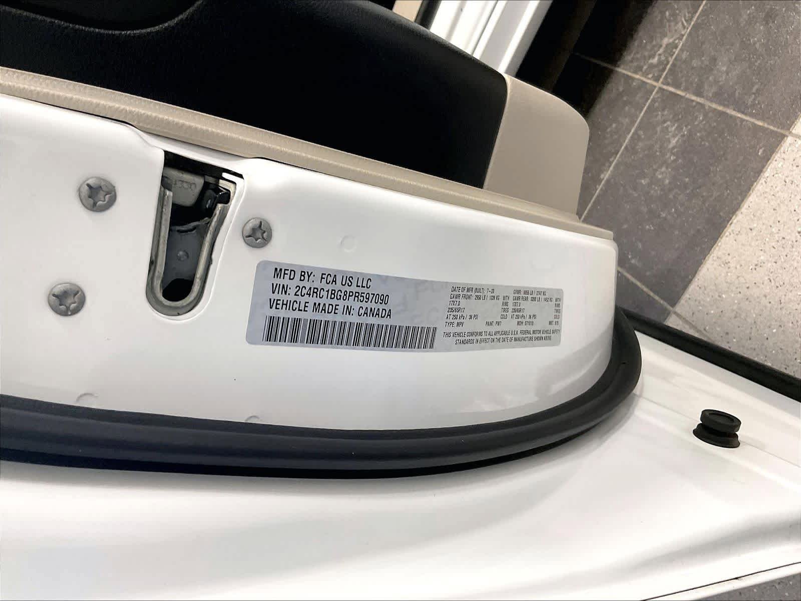 Used 2023 Chrysler Pacifica Touring-L FWD image 35