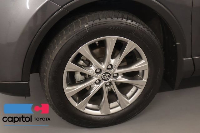 Used 2016 Toyota RAV4 Limited AWD/4WD image 7