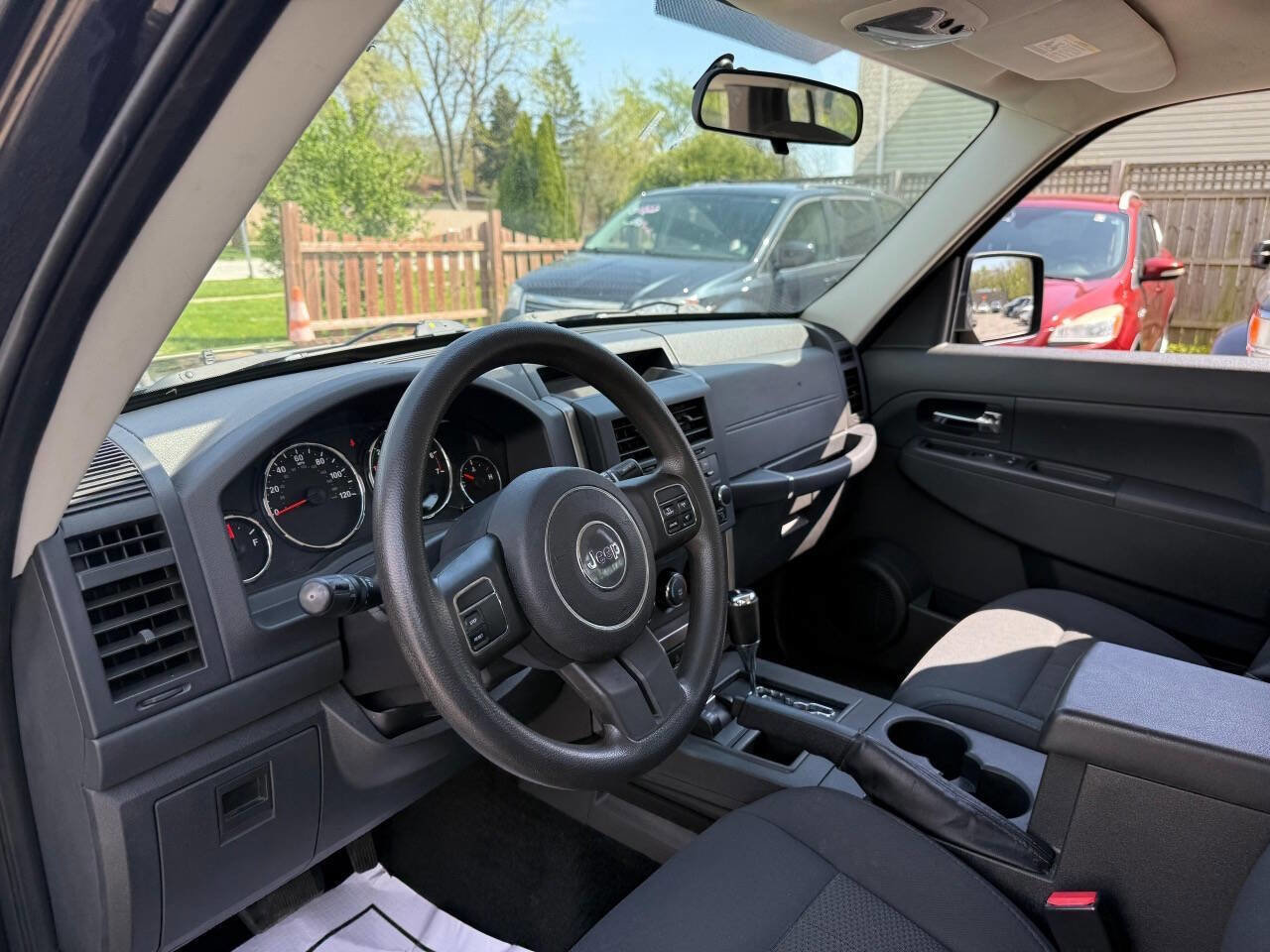 Used 2012 Jeep Liberty Sport AWD/4WD image 7