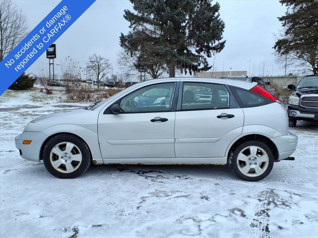 Used 2007 Ford Focus ZX5 Hatchback image 9