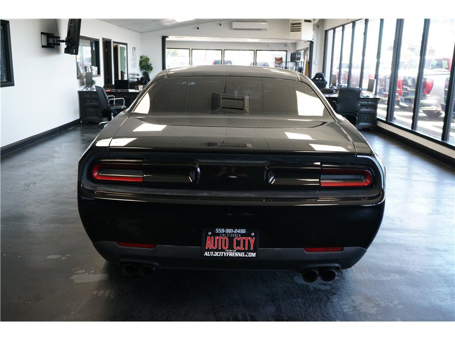 Used 2016 Dodge Challenger SXT RWD image 6