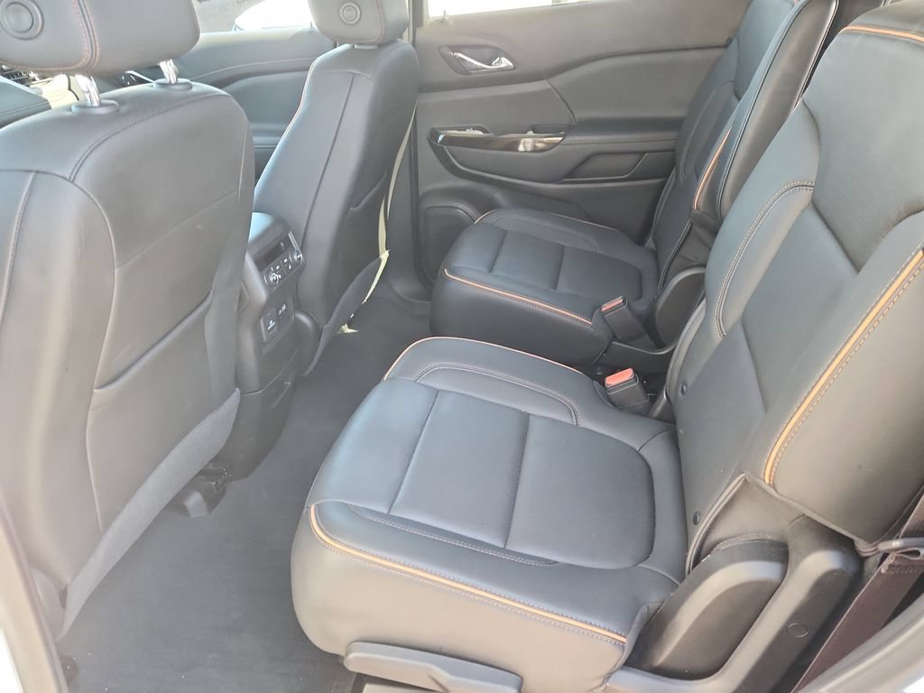 Used 2023 GMC Acadia AT4 w/ Technology Package AWD/4WD image 9