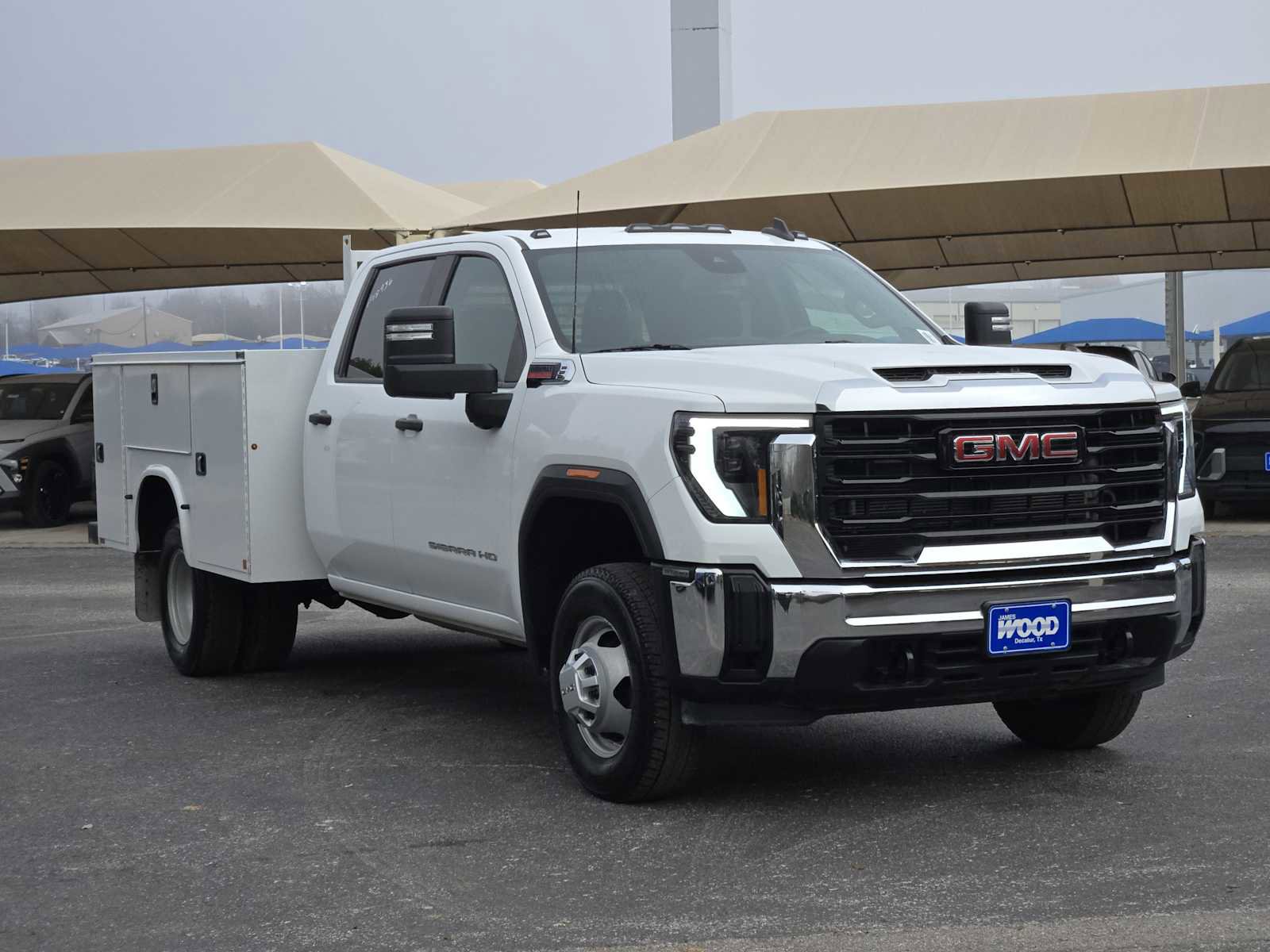 Used 2024 GMC Sierra 3500 Pro w/ Convenience Package image 3