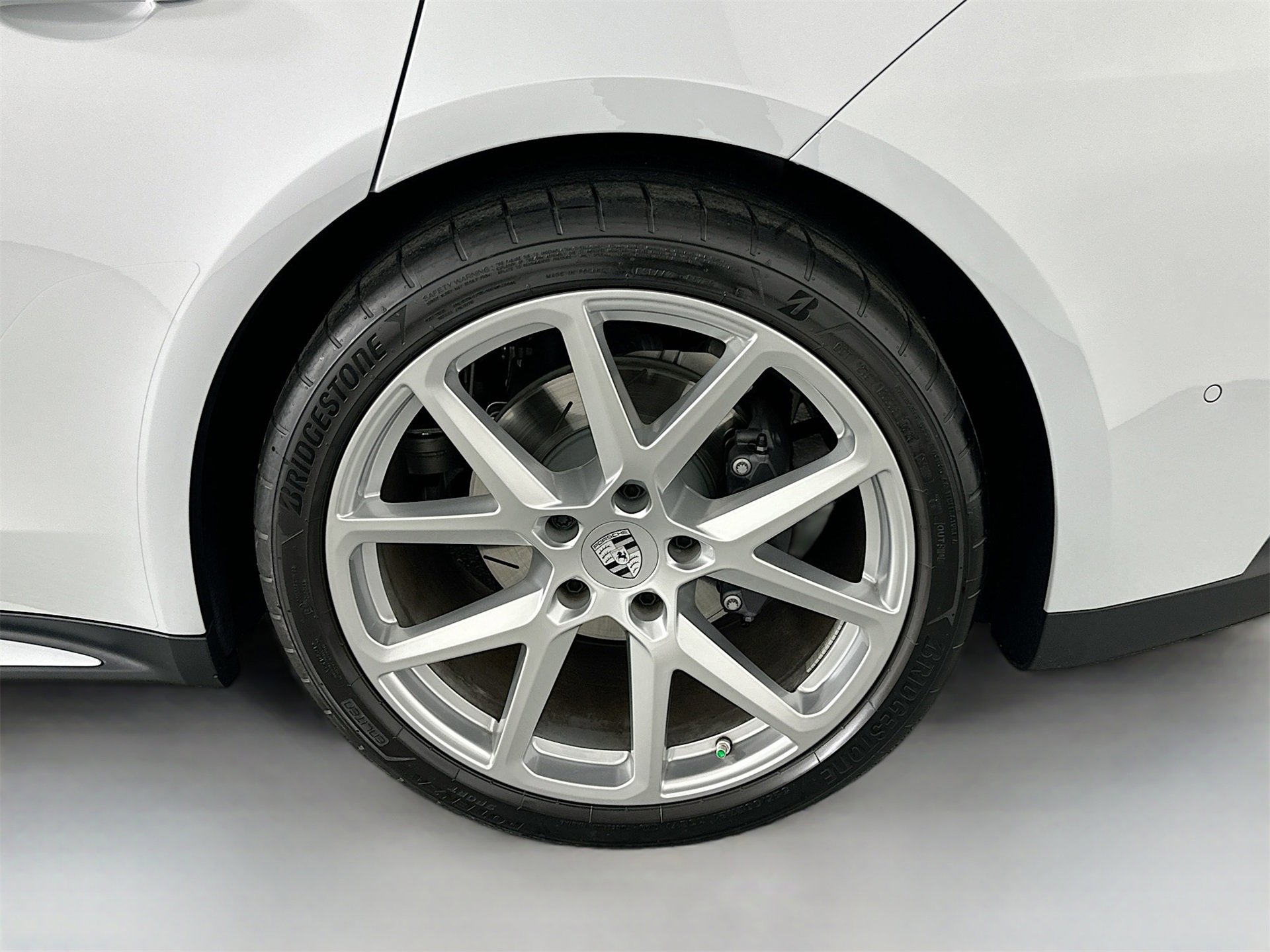 Certified 2025 Porsche Panamera image 12