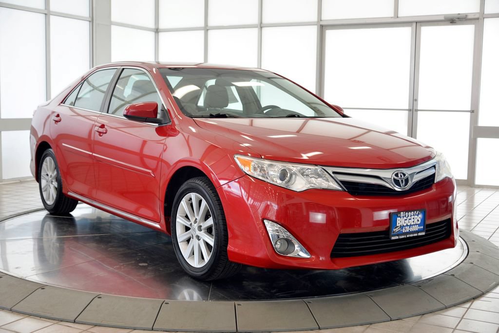 Used 2014 Toyota Camry XLE FWD image 2