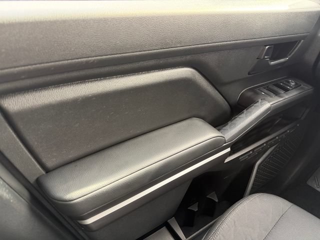 Certified 2025 Toyota Tacoma SR5 AWD/4WD image 30