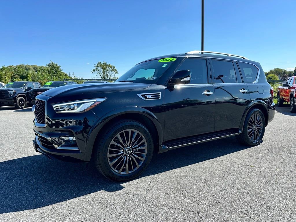 Used 2023 INFINITI QX80 Premium Select w/ All-Season Package image 2