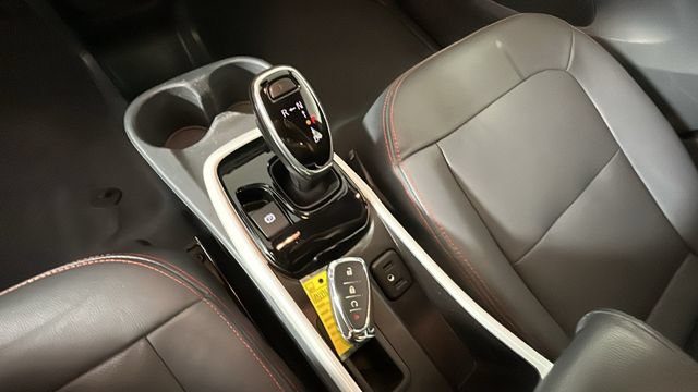 Used 2020 Chevrolet Bolt Premier w/ Infotainment Package FWD image 20