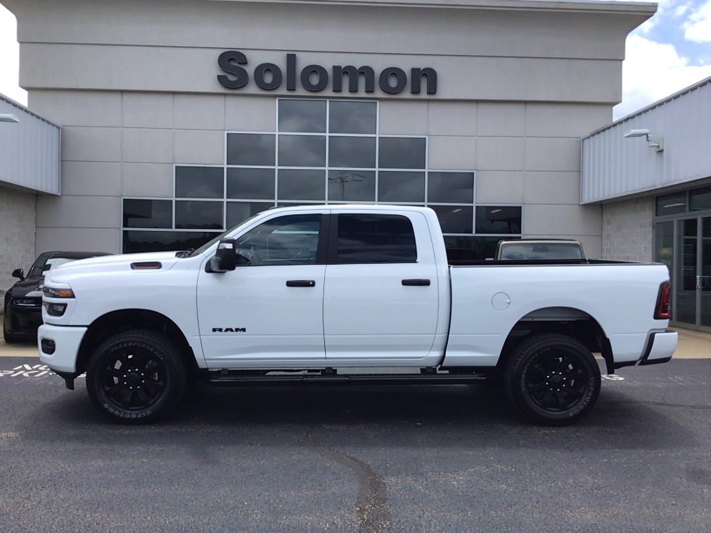 Certified 2025 RAM 2500 Big Horn AWD/4WD image 1
