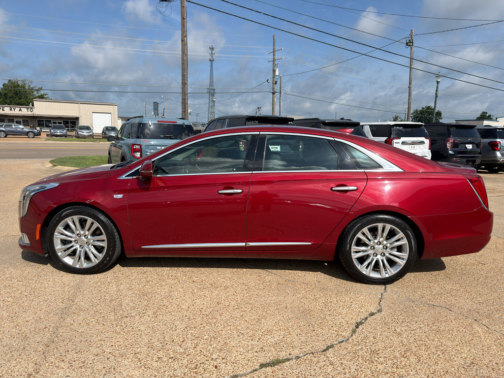 Used 2019 Cadillac XTS Luxury FWD image 2