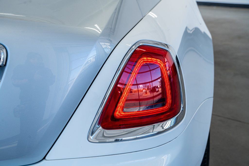 Used 2018 Rolls-Royce Wraith image 26