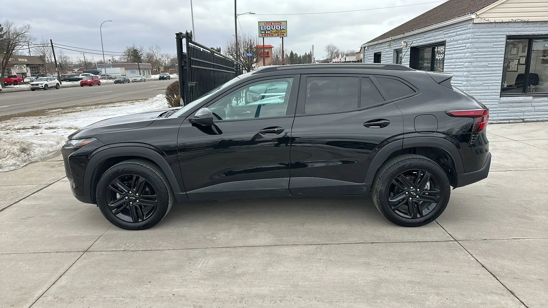 Used 2025 Chevrolet Trax ACTIV w/ Driver Confidence Package image 8