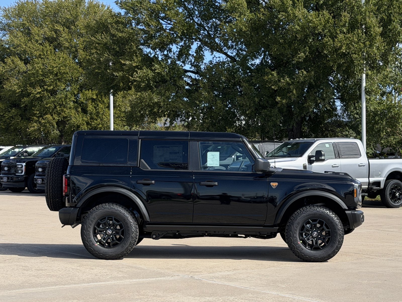 New 2026 Ford Bronco Badlands AWD/4WD image 3