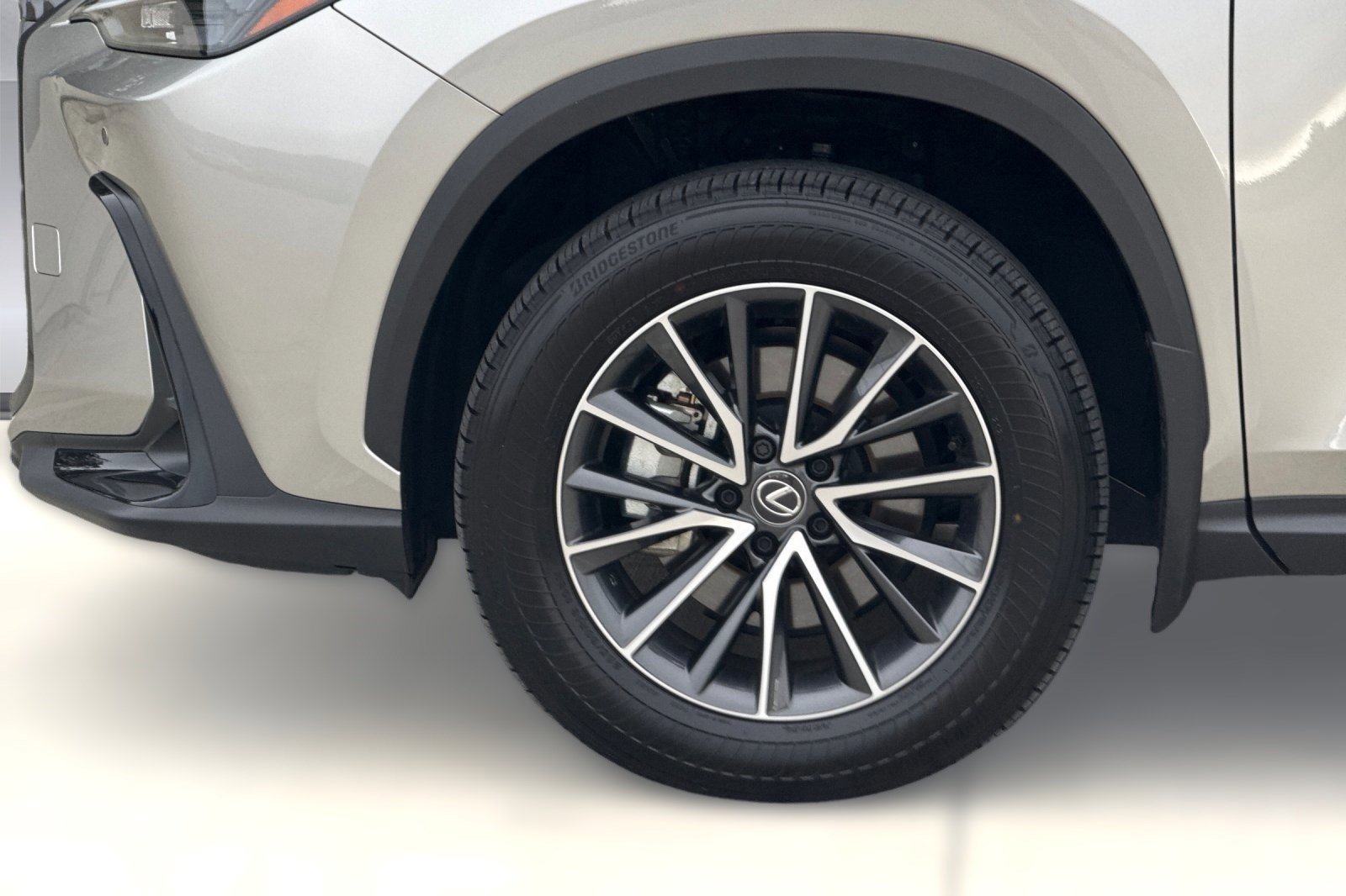 Used 2025 Lexus NX 350h AWD w/ Premium Package image 12