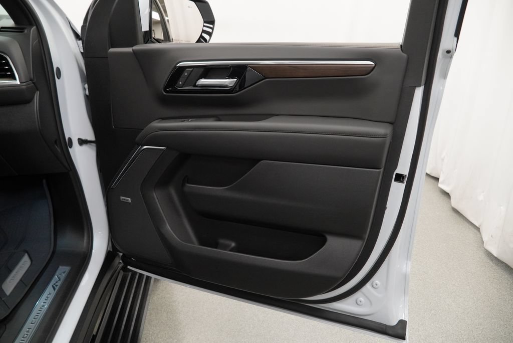 New 2026 Chevrolet Tahoe High Country AWD/4WD image 32