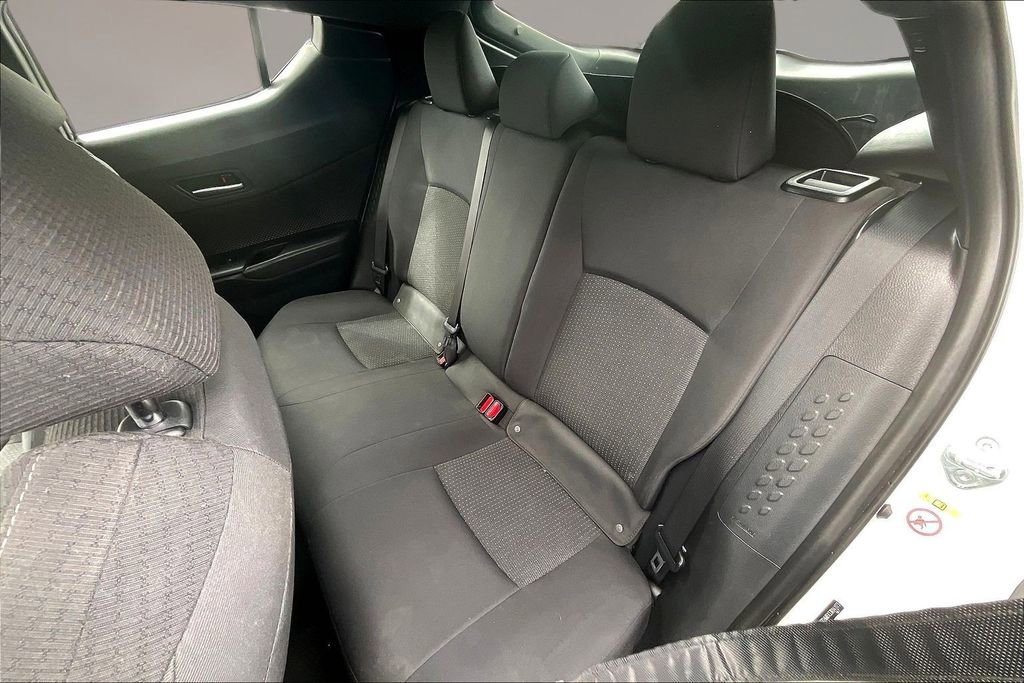 Used 2018 Toyota C-HR XLE FWD image 21