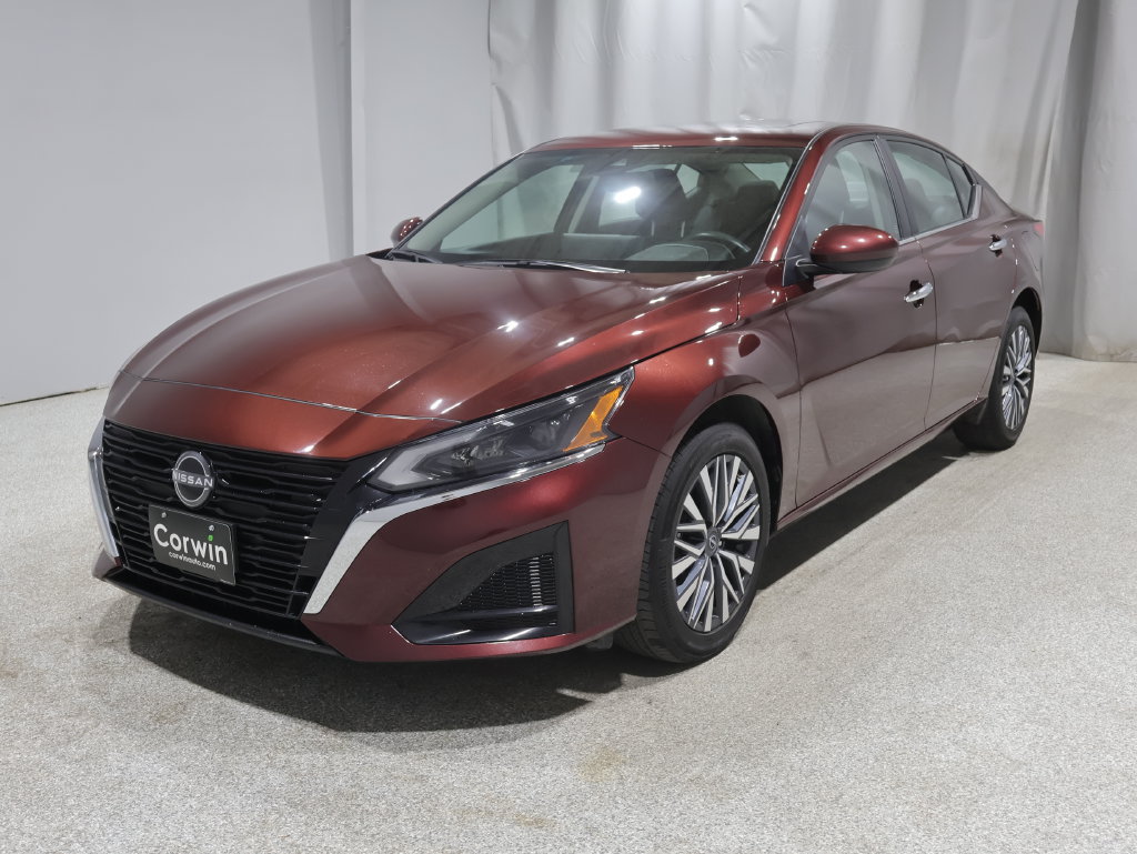 Used 2023 Nissan Altima 2.5 SV w/ SV Premium Package AWD/4WD image 6