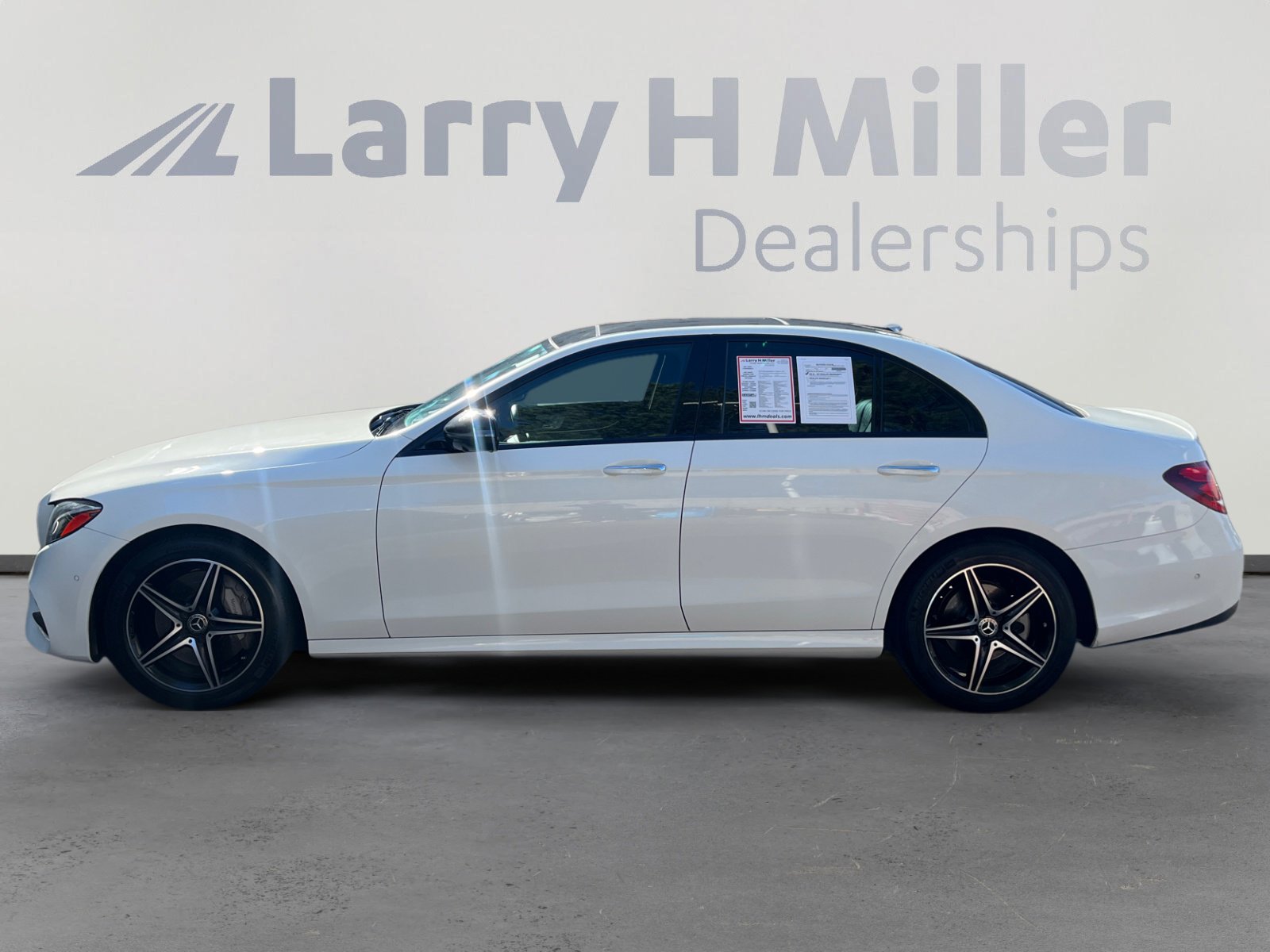 Used 2018 Mercedes-Benz E 300 4MATIC image 2