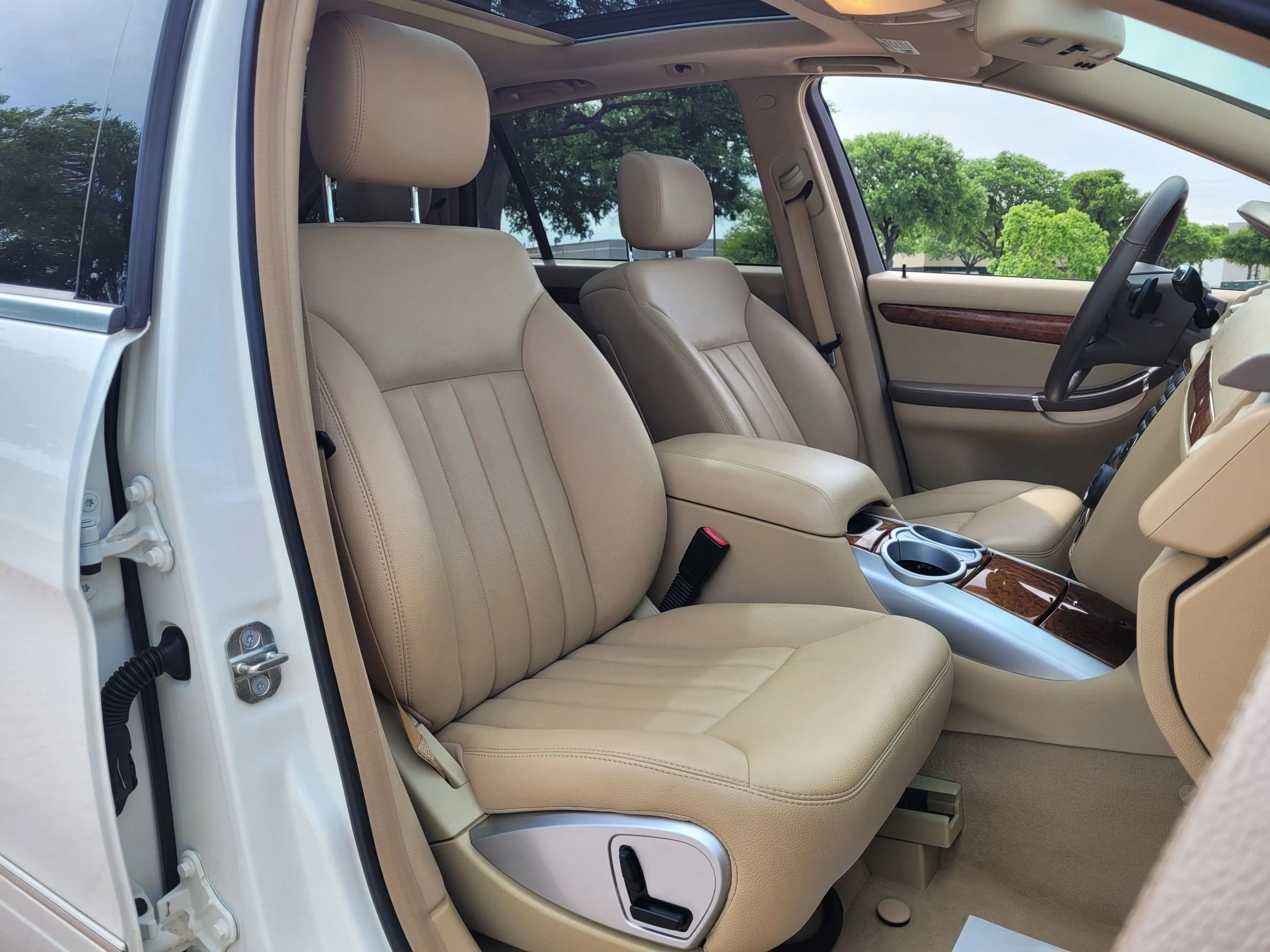 Used 2009 Mercedes-Benz R 350 4MATIC image 21