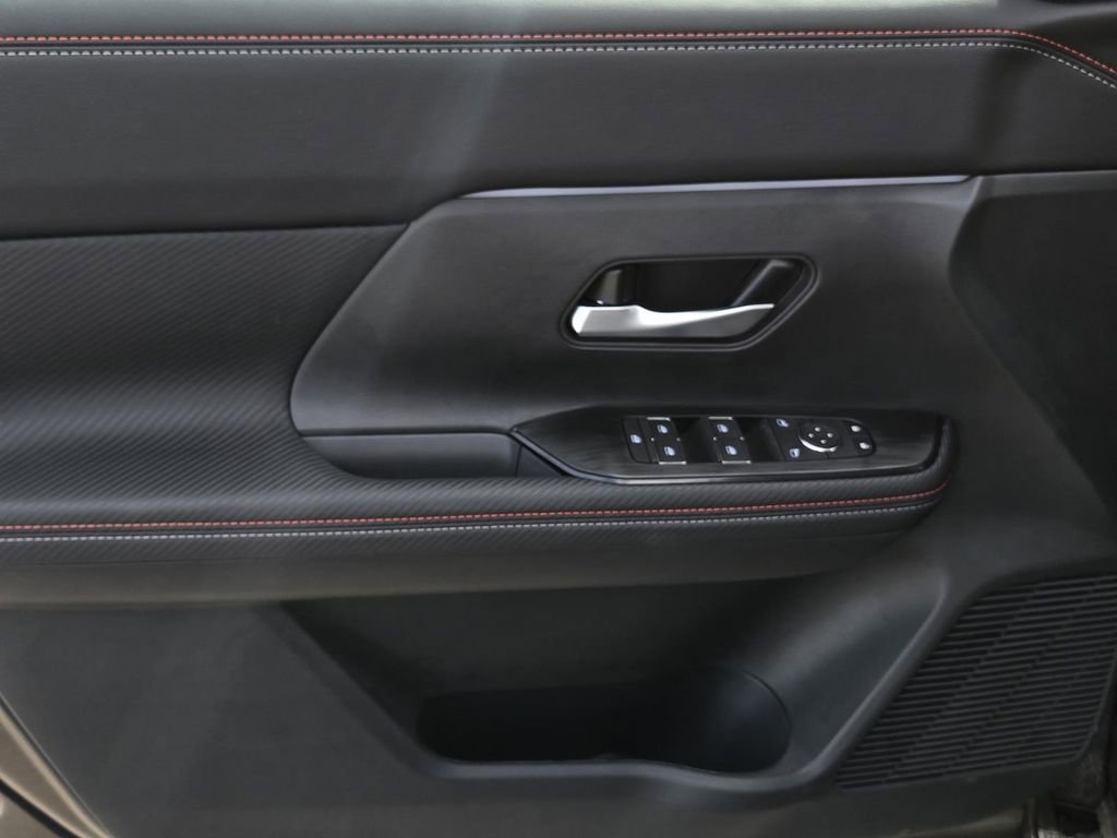 New 2026 Nissan Kicks SR w/ Cold Weather Package image 16