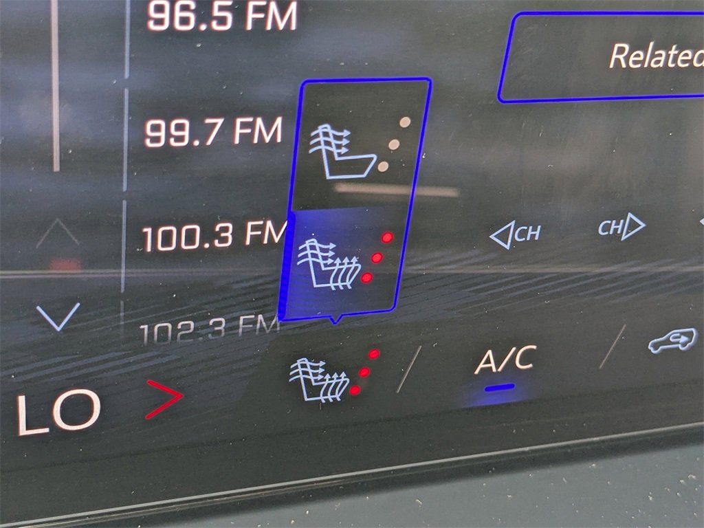 Used 2025 Chevrolet Suburban Z71 image 22