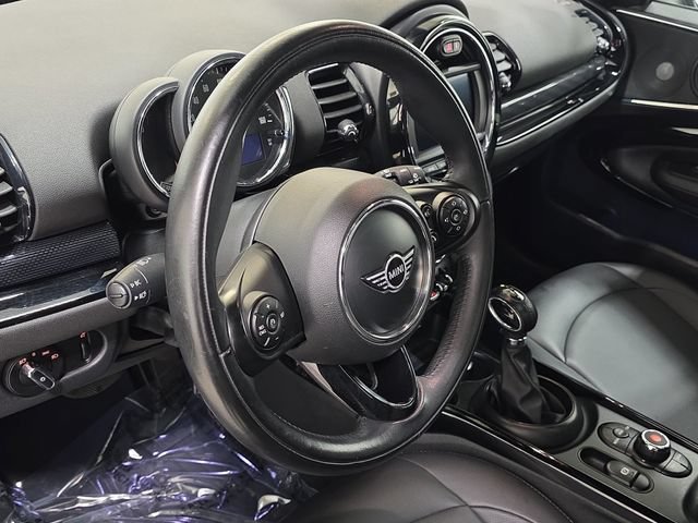 Used 2019 MINI Cooper Clubman ALL4 w/ Premium Package AWD/4WD image 14