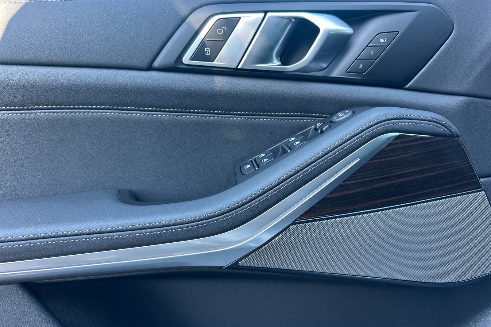 New 2026 BMW X5 xDrive40i AWD/4WD image 9