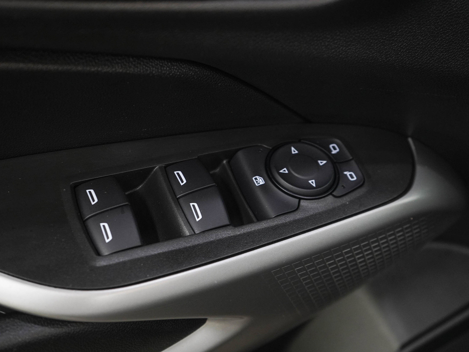 Used 2024 Chevrolet Trax LS FWD image 20