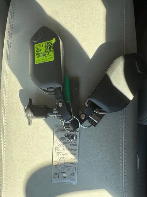 Used 2025 Kia Sorento EX w/ EX Panoramic Sunroof Package image 20