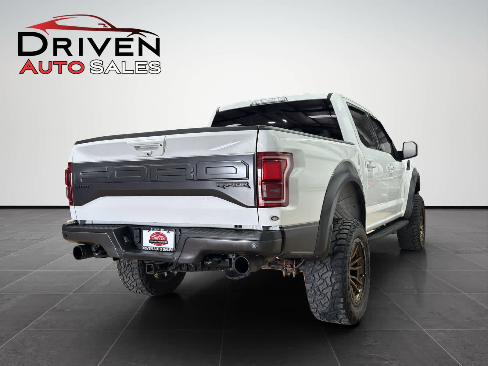 Used 2018 Ford F150 Raptor w/ Equipment Group 802A Luxury image 6