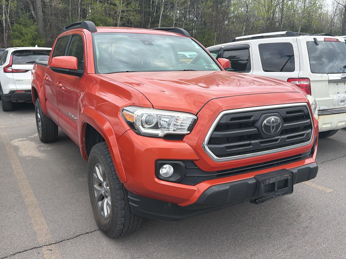 Used 2018 Toyota Tacoma SR5 AWD/4WD image 3