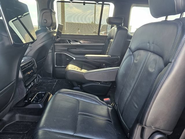 Used 2022 Jeep Wagoneer Series III w/ Premium Group I AWD/4WD image 16