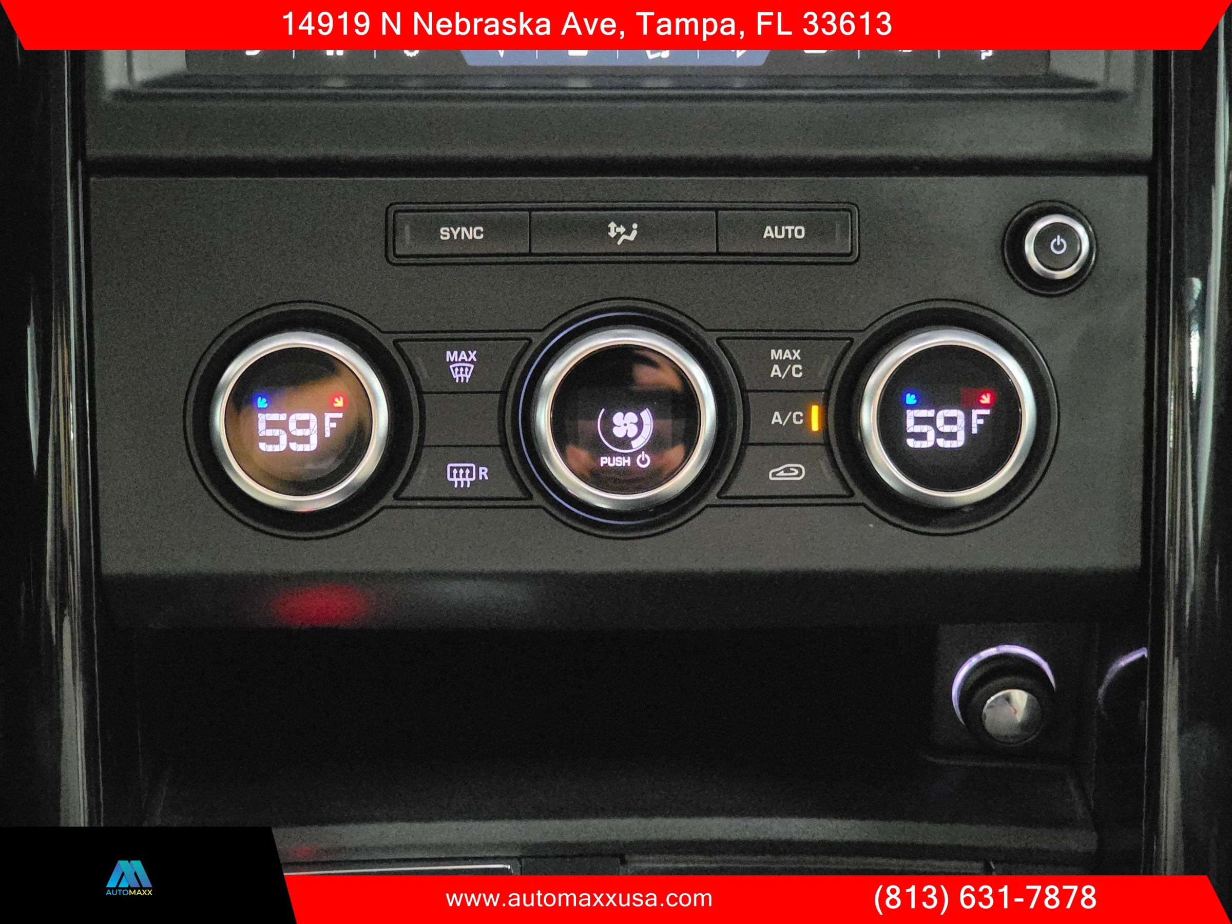 Used 2019 Land Rover Discovery SE AWD/4WD image 21