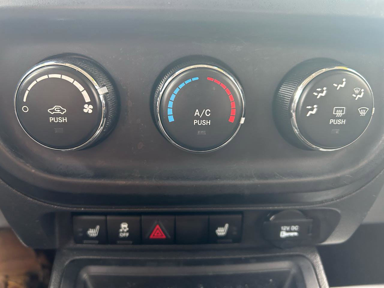 Used 2014 Jeep Patriot Latitude image 23