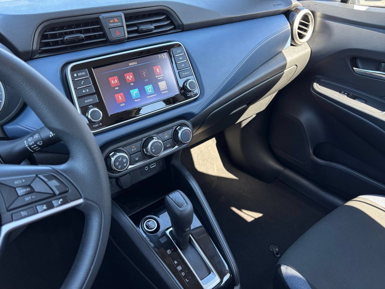 Used 2025 Nissan Versa SV FWD image 17