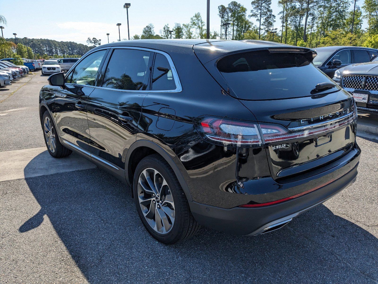 Certified 2023 Lincoln Nautilus Reserve w/ Equipment Group 201A image 7