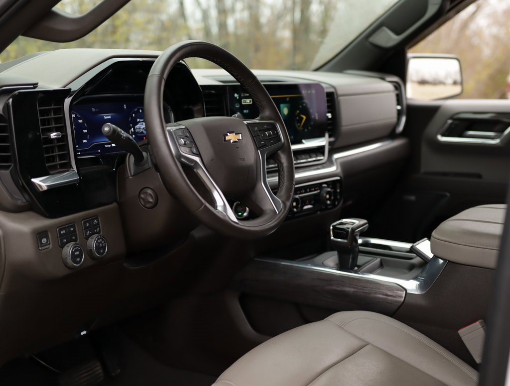 Used 2024 Chevrolet Silverado 1500 LTZ image 9