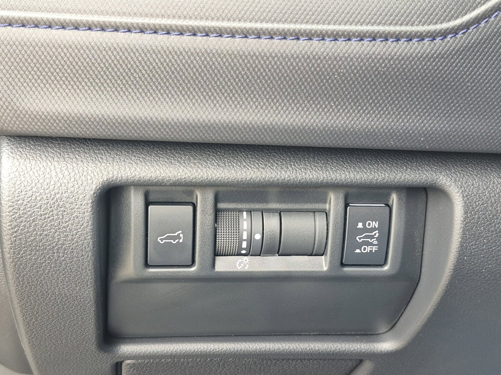 Used 2025 Subaru Forester Premium image 33