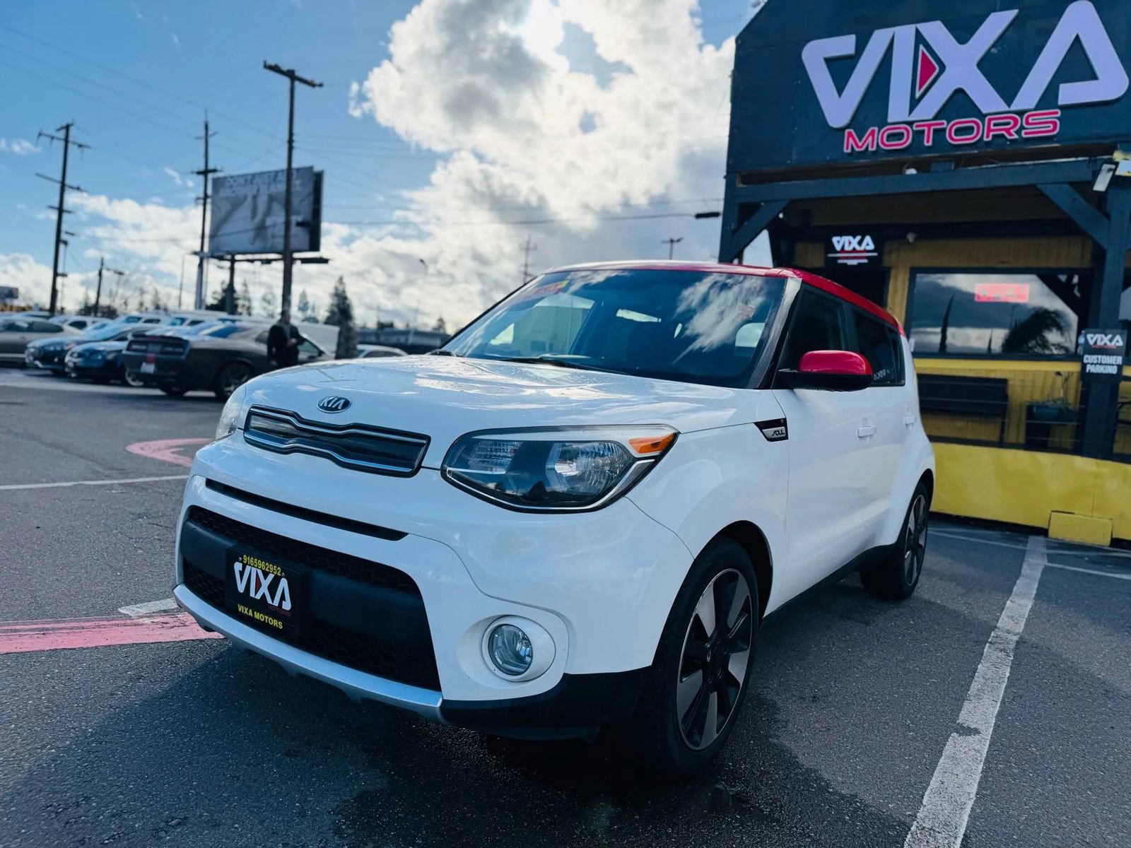 Used 2018 Kia Soul + image 1