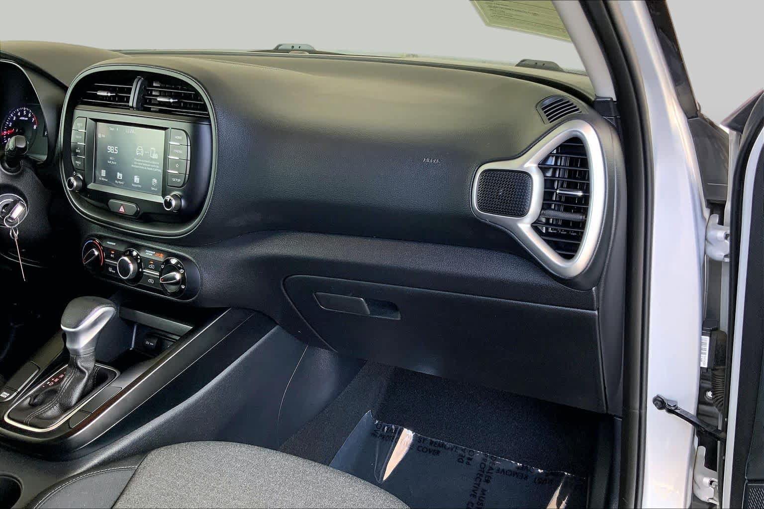 Used 2020 Kia Soul S FWD image 19