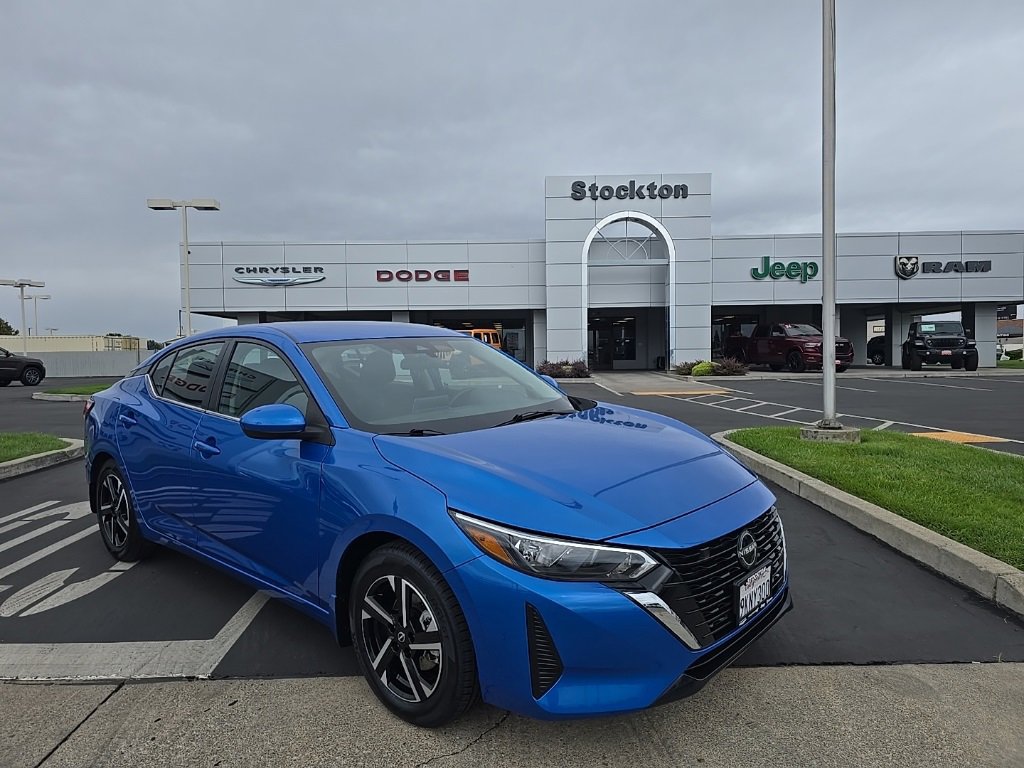 Used 2024 Nissan Sentra SV image 2