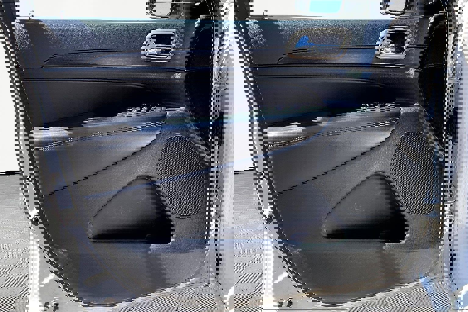 Used 2015 Jeep Grand Cherokee Altitude image 20