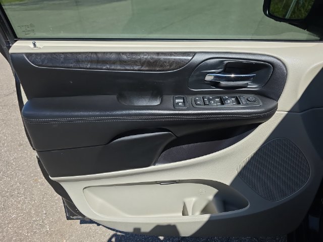 Used 2013 Dodge Grand Caravan SE FWD image 13