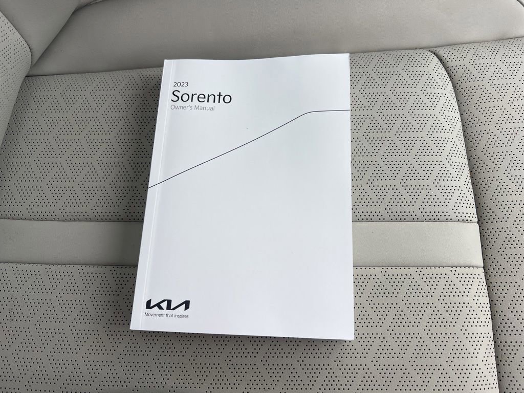 Used 2023 Kia Sorento SX image 27