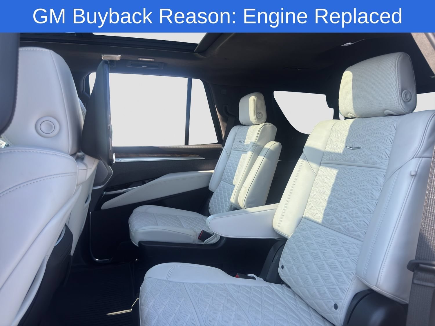 Used 2025 Cadillac Escalade Sport Platinum w/ LPO, ONYX Package AWD/4WD image 13