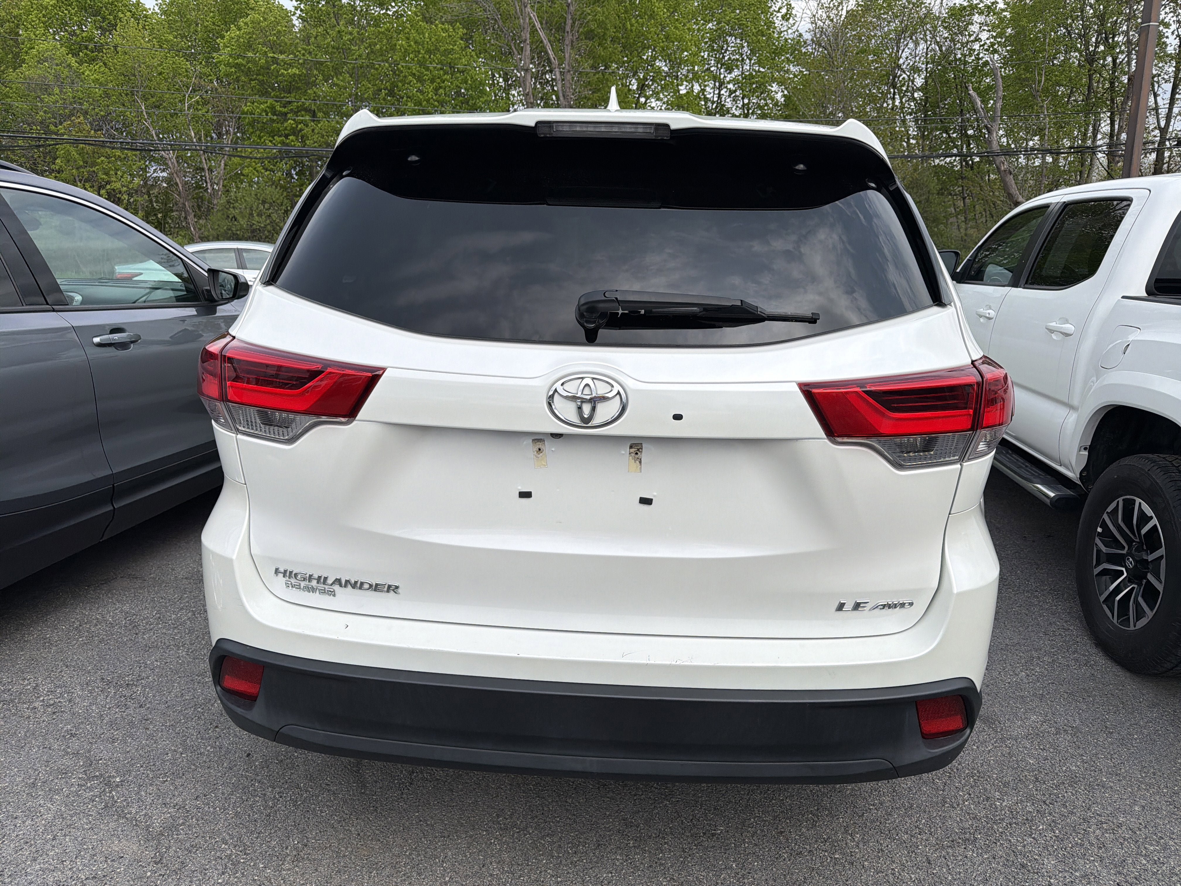 Used 2019 Toyota Highlander Plus AWD/4WD image 6