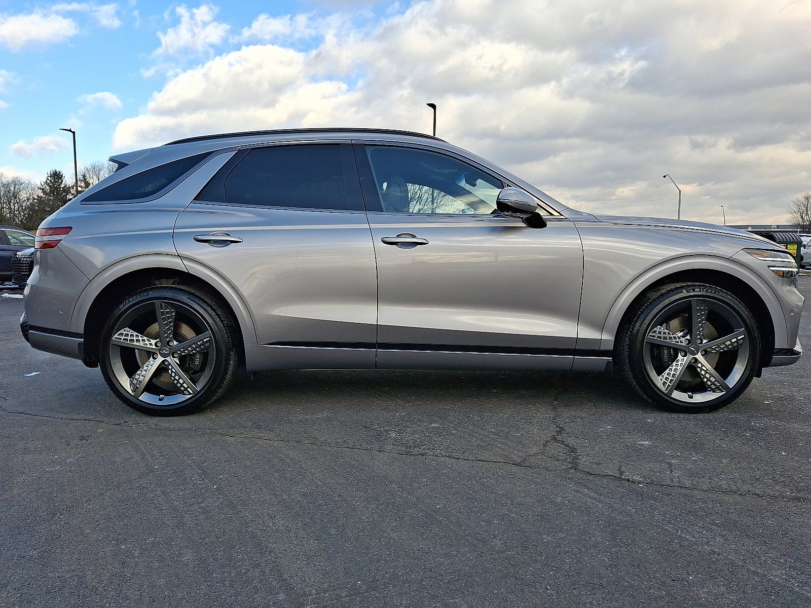 Used 2023 Genesis GV70 2.5T w/ Sport Prestige Package image 7