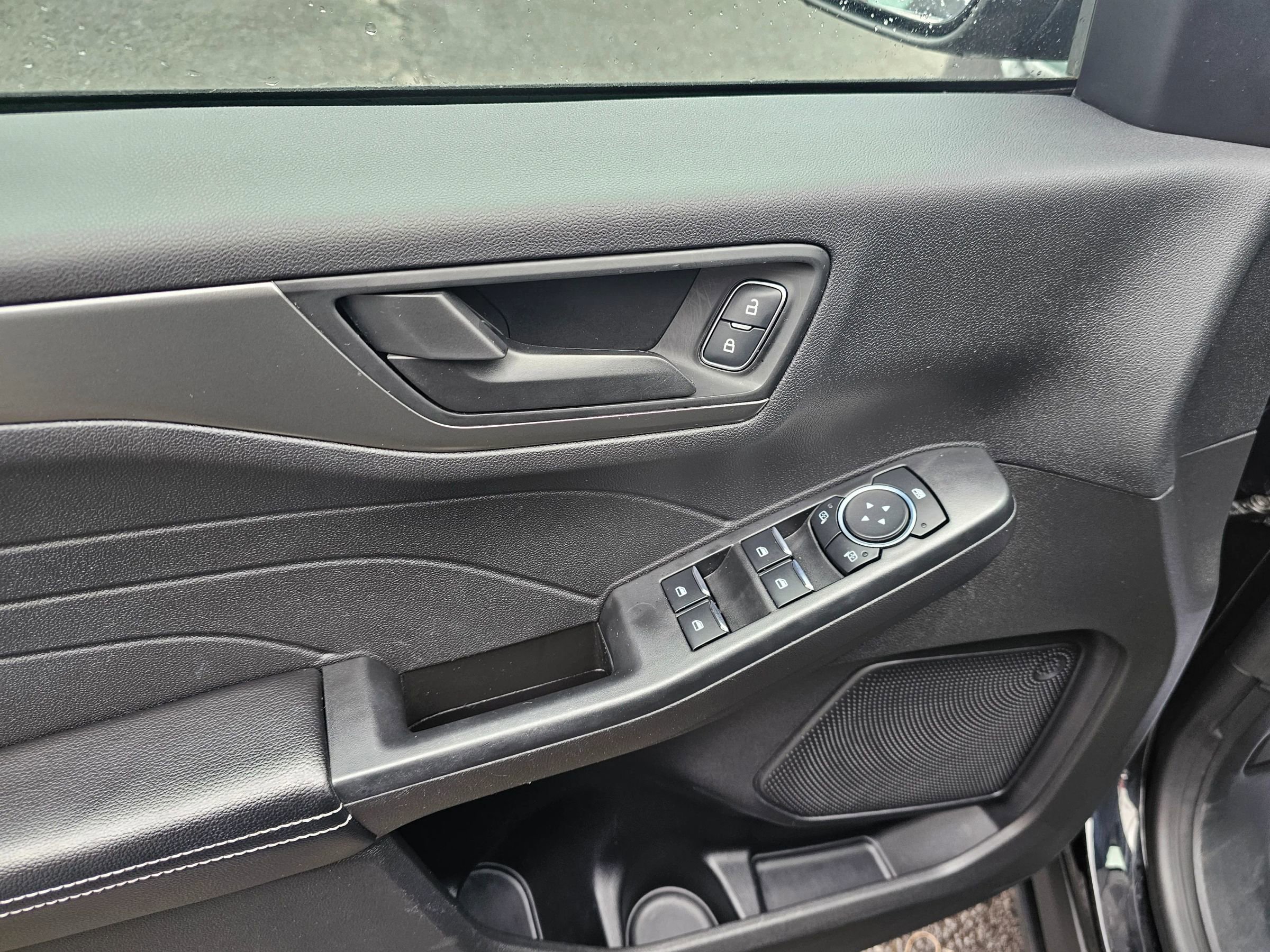 Used 2023 Ford Escape Active image 31